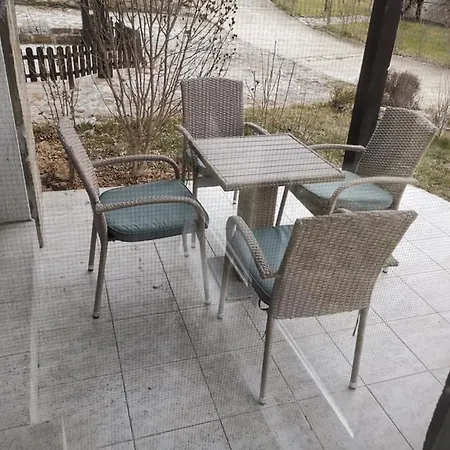 בית נופש Villa Vesi - Bay View Villas קושריצה