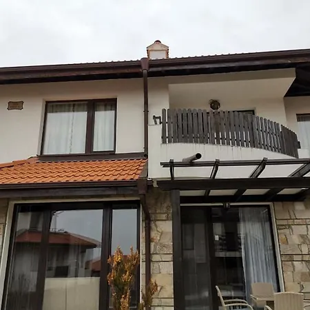 Villa Vesi - Bay View Villas בית נופש קושריצה